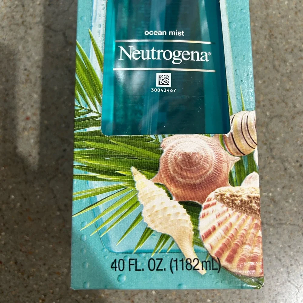 New 40 fl oz Neutrogena Rain Bath Shower & Bath Gel Ocean Mist